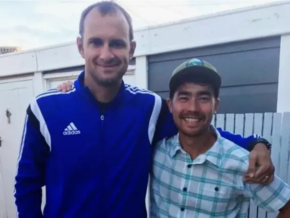  ??  ?? John Chau (left) was killed after being dropped off by local fishermen (AP)