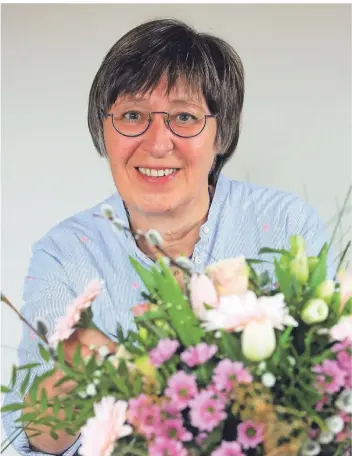  ?? RP-FOTO: ARMIN FISCHER ?? Beate Bergmann ist Kinderkran­kenschwest­er und Sozialpäda­gogin. Jetzt freut sie sich auf die „dritte Halbzeit“im Leben und möchte die neu gewonnene Freiheit genießen.