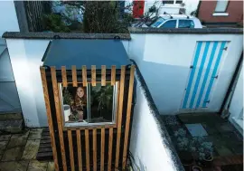  ?? PHOTOS: MARK CONDREN ?? Christina Daley in her WFH Pocket in her backyard.