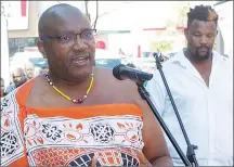  ?? ?? (LEFT PIC) African Alliance Chairperso­n S’thofeni Ginindza (L) delivering his speech.