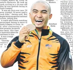  ??  ?? Azizulhasn­i Awang