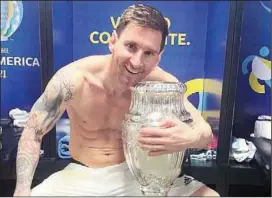  ??  ?? Lionel Messi savoring the joy of his first trophy in Argentina colors at the last Copa America 2021. If FIFA succeeds, matches in the next Copa America may be played in just 60 minutes