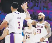  ?? AP ?? ESPERANZA. Los fanáticos Lakers esperan que este sea el año. LeBron James ahora tiene de pareja a Anthony Davis.