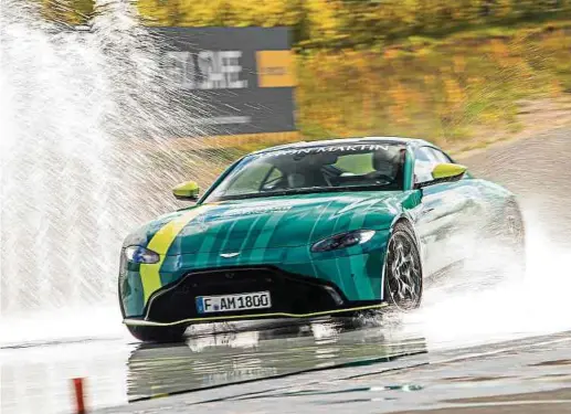  ?? Fotos: Aston Martin ?? Der Aston Martin Vantage ist kein Schnäppche­n: Der Wagen kostet rund 150 000 Euro.