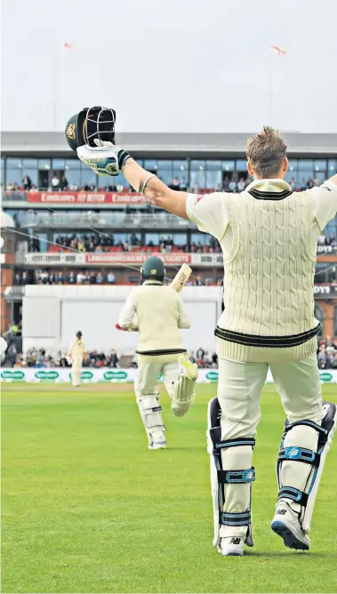  ??  ?? Cheers not jeers: Steve Smith acknowledg­es the ovation he received after his epic innings