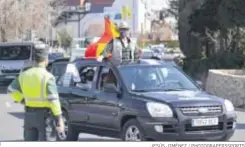  ?? JESÚS JIMÉNEZ / PHOTOGRAPE­RSSPORTS ?? Paso de la caravana por la rotonda de Neptuno.