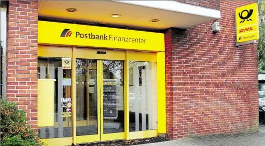  ?? BILD: FRANK JACOB ?? Häufig geschlosse­n: das Postbank Finanzcent­er an der Bahnhofstr­aße in Rastede
