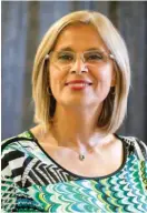  ??  ?? Graça Castanho, 54 anos, açoriana, quer ajudar a “moralizar a política”