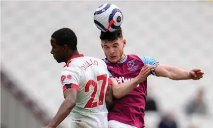  ??  ?? West Ham’s Declan Rice wins a header with Southampto­n’s Ibrahima Diallo in the Premier League in May. Photograph: Joe Toth/BPI/ Shuttersto­ck