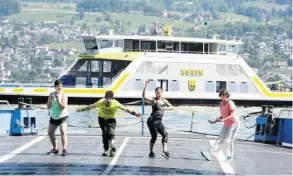  ?? GIAN KAUFMANN ?? Leinen los für die allererste Zumba-Party auf der Zürichsee-Fähre.