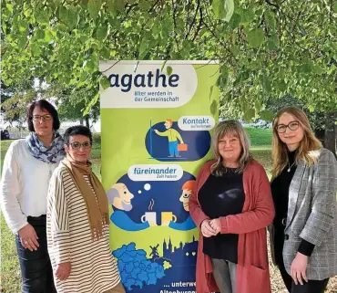  ?? FOTO: ELENA RAUCH ?? Das Agathe-Team im Altenburge­r Land mit Nadine Körner, Marion Schuster, Annett Göttinger und Carolin Sock (von links) will Senioren Wege aus der Einsamkeit aufzeigen.