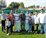  ??  ?? Jesús Cruz fue reconocido dentro del XXXI Torneo Nacional de Softbol Golfo - Centro. / SALAMANCA, Guanajuato