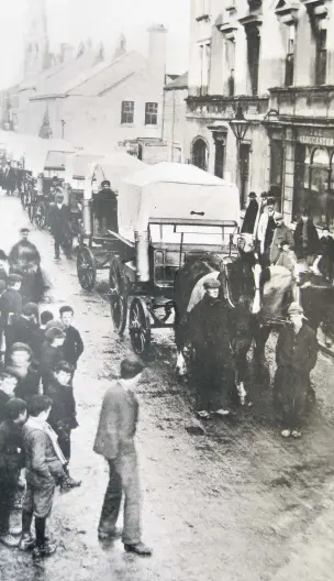  ??  ?? Ambulance wagons bound for South Africa during the Boer War