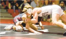  ?? AMYSHORTEL­L/THE MORNING CALL ?? Notre Dame Green Pond’s Brandan Chletsos, in white, wrestles Saucon Vallley’s Cael Markle at Saucon Valley High School on Tuesday in the 126-pound bout.