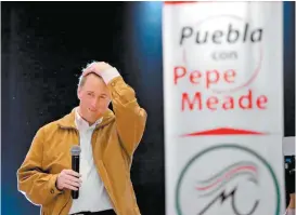  ??  ?? El precandida­to de PRI-PVEM-Panal, de gira en Puebla.