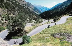  ??  ?? Photo shows cyclists make their way up the Cap de Long climb during the 2016 Haute Route Pyrenees timed cycling event in France.