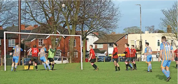  ?? ?? ●●Action from Old Strets Reserves against Santos