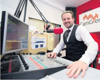  ??  ?? Listen up Actor Scott Kyle is delighted to be mixing it up while promoting the local charity