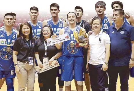  ?? PBA IMAGE ?? Smart All Stars, from left, Jio Jalalon, Roger Pogoy (partly hidden), Mac Belo, Troy Rosario, Game 2 MVP Terrence Romeo, Allein Maliksi, June Mar Fajardo and Gabe Norwood pose Friday at the Batangas City Sports Center in the second leg of the 2018 PBA...