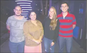  ??  ?? Carlos Mateo Echauri, Yamila Ferreira, Belén Marín y Joshua Alexis Garcete, estudiante­s paraguayos en Taiwán.