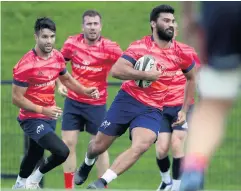  ??  ?? Brought in: Damian de Allende in Munster training