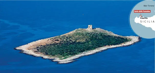  ??  ?? Riserva naturale L’isola delle Femmine, messa in vendita da un privato per 2-3 milioni di euro