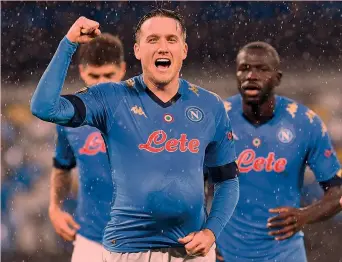  ?? ANSA ?? Il primo Piotr Zielinski, 26 anni, polacco, ha segnato giovedì in Europa League il primo gol nello stadio Maradona