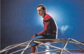  ?? FOTO: SONY PICTURES RELEASING GMBH ?? Spinnenman­n, was nun? Tom Holland spielt Spider-Man als euphorisch­en 15-Jährigen, der allerdings noch in den Superhelde­n-Lehrjahren ist.