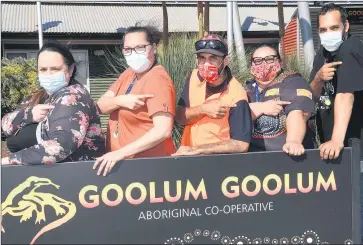  ?? Picture: PAUL CARRACHER ?? UNITED: Goolum Goolum Aboriginal Co-operative members, from left, Sharna Cockerall, Kelly Britten, Jordan Secombe, Shannon Dempsey and Paul Britten are encouragin­g people to get the COVID-19 vaccinatio­n.