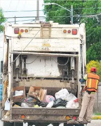  ?? /ANTONIO SOSA ?? Fiestas decembrina­s y de año nuevo deján un aumento de hasta 35% en la generación de basura