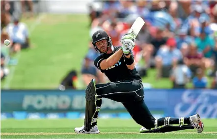  ?? PHOTOSPORT ?? Martin Guptill slams another ball to the boun dary during his rapid innings of 138 against Sri Lanka in Mt Maunganui last night.