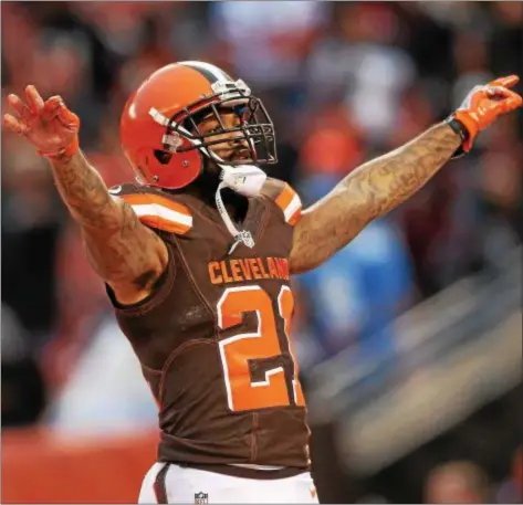  ?? ASSOCIATED PRESS FILE ?? Jamar Taylor celebrates during the Browns’ first — and only — win of the 2016 season, against the Chargers in Cleveland.