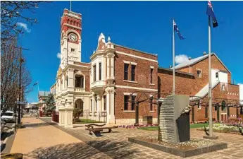  ?? Photo: Syd Owen ?? CONFIDENT FORECAST: Tougher lending conditions have been blamed for a downturn in commercial transactio­ns across the Toowoomba region in the 2018 calendar year.