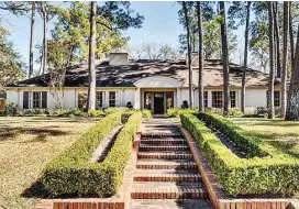  ?? Greenwood King Properties ?? This one-story home sits on a meticulous­ly landscaped lot in Willowick.