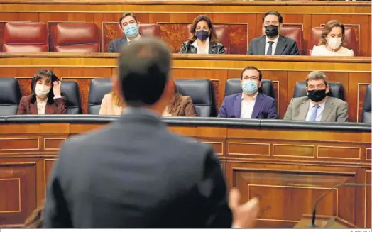  ?? FIRMA FOTO ?? El presidente del Gobierno, Pedro Sánchez, interviene en un Pleno del Congreso antes de las vacaciones.