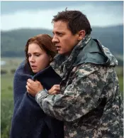  ??  ?? Amy Adams och Jeremy Renner i huvudrolle­rna.