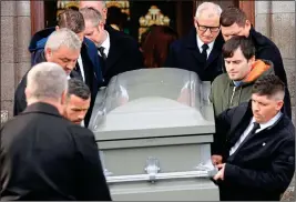  ?? ?? tragIc: Six of Denise’s family members bearing the young mother’s coffin