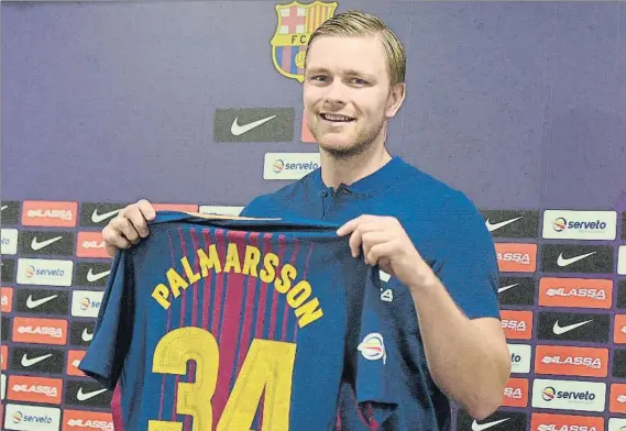  ?? FOTO: MANEL MONTILLA ?? Aron Palmarsson lucirá el número 34 con el Barça de balonmano. El central islandés, de 27 años, fue presentado ayer como nuevo fichaje para las próximas cuatro temporadas