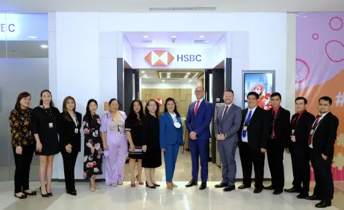  ?? ?? HSBC unveils new branch in Ayala Malls Abreeza