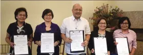  ??  ?? TRIPARTITE AGREEMENT. From left, Evelyn Castro, Emmeline Verzosa, Efren Carreon, Rhodora Bucoy and Teresa Fernandez.