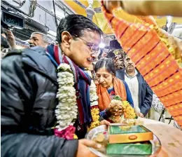  ??  ?? Delhi Chief Minister Arvind Kejriwal offers prayers at the Hanuman Mandir, in New Delhi on Friday.