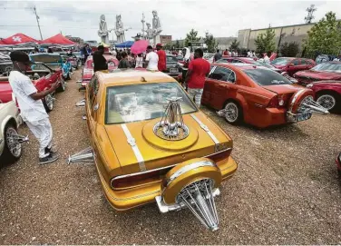  ??  ?? Swangas are a must if you plan on driving a slab in H-town.