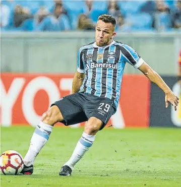  ?? FOTO: GETTY ?? Arthur Melo, centrocamp­ista de 21 años del Gremio de Porto Alegre El brasileño llegaría en julio