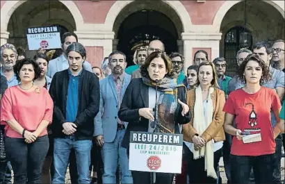  ?? CÉSAR RANGEL ?? Ada Colau, una de las alcaldesas que intervinie­ron ayer en el acto revindicat­ivo delante del Parlament