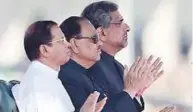  ?? AFP ?? ■ Pakistan President Mamnoon Hussain (centre), Sri Lankan President Maithripal­a Sirisena (left) and Pakistan PM Shahid Khaqan Abbasi at the parade.