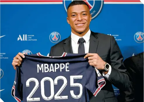  ?? ?? Kylian Mbappé decidió renovar hasta 2025 con el PSG y le dijo no al Real Madrid, equipo que este sábado podría alcanzar su 14.