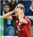  ?? Foto: dpa ?? Joshua Kimmich darf nun doch ins Team‰ Hotel des FC Bayern.