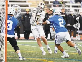  ?? KIM HAIRSTON/BALTIMORE SUN ?? Towson’s Jon Mazza is back on the lacrosse field for the first time since March 2018.