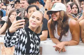  ?? ?? Emily Blunt poses with fans at The Fall Guy premiere in Texas last month.