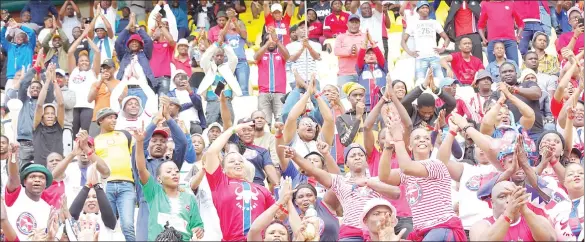  ?? (File pic) ?? Mbabane Swallows fans have been cited in an SODV case. This is not to suggest that the supporters in this photo are the ones who assaulted Matsebular­e.